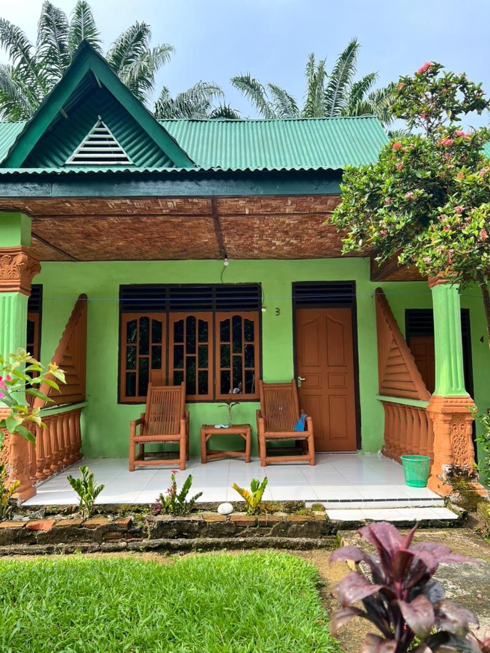 Wisma Batu Mandi Букит-Лаванг Экстерьер фото