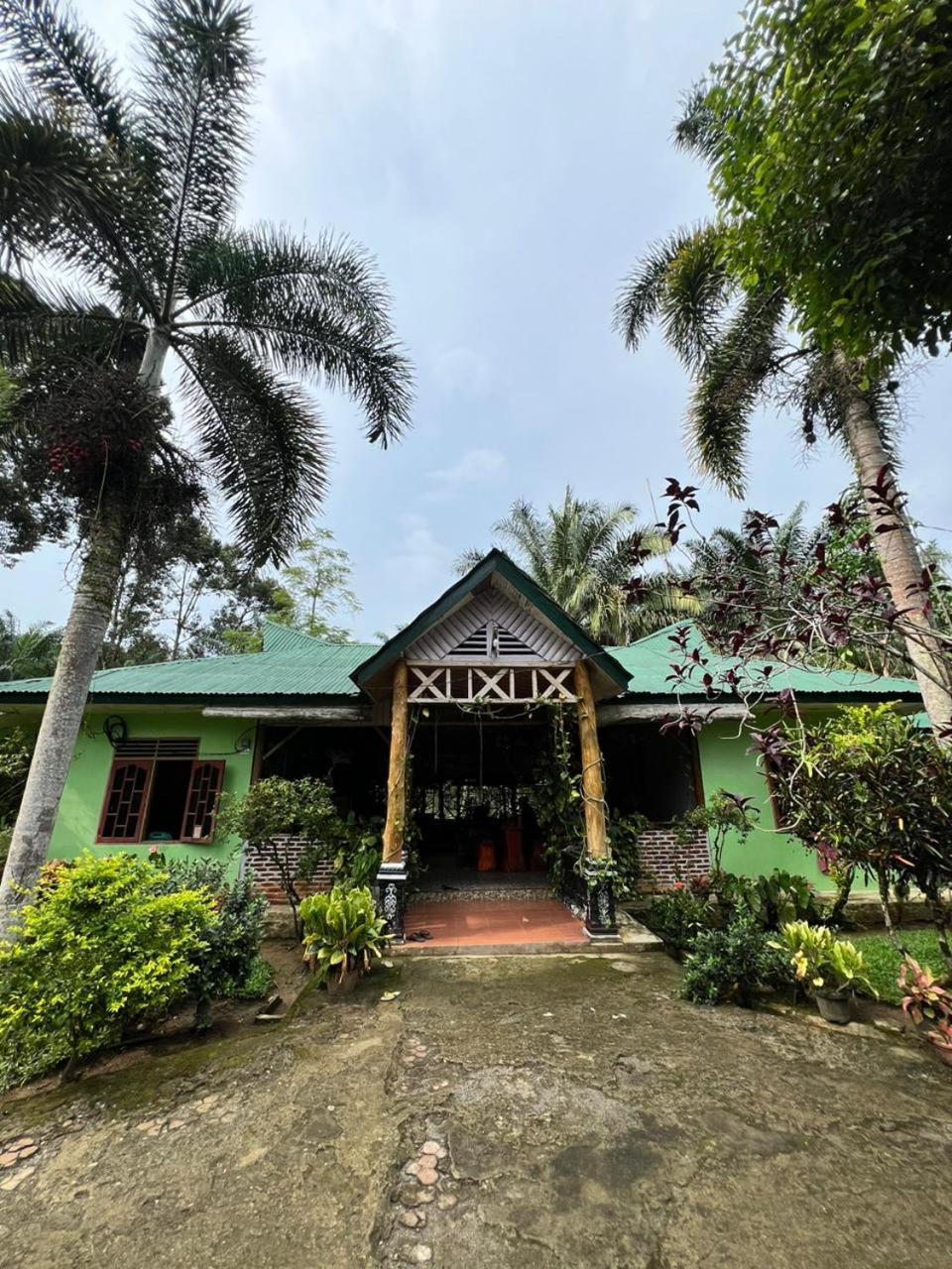 Wisma Batu Mandi Букит-Лаванг Экстерьер фото
