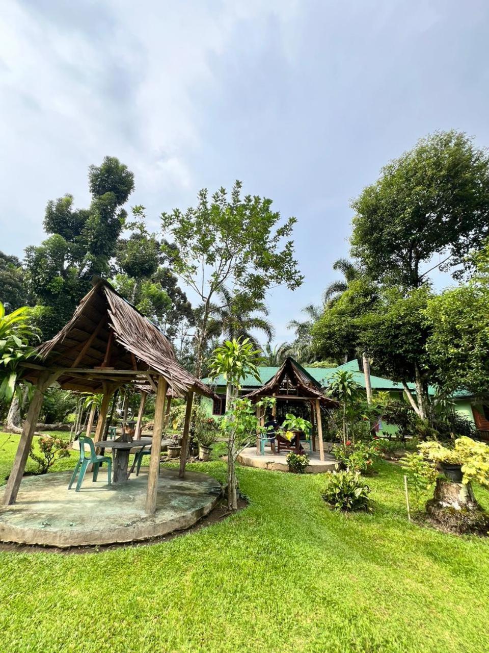 Wisma Batu Mandi Букит-Лаванг Экстерьер фото