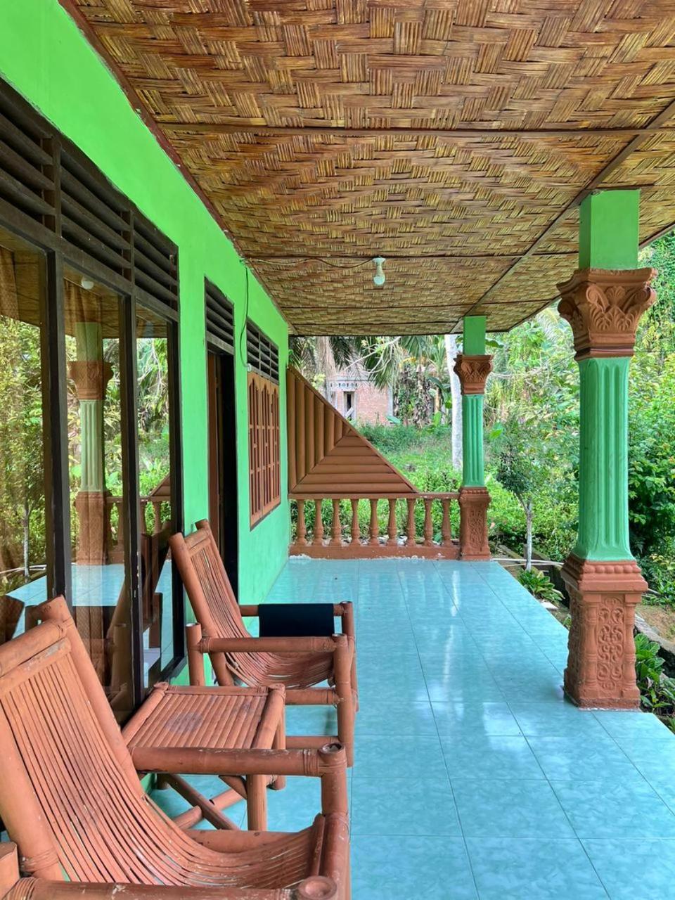 Wisma Batu Mandi Букит-Лаванг Экстерьер фото